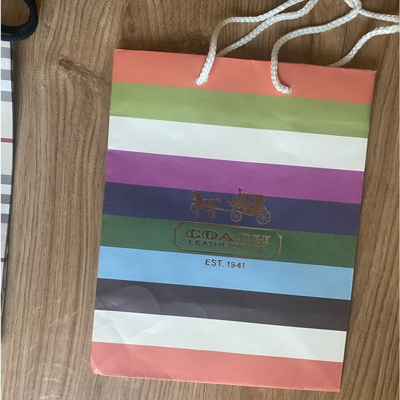 Set of 4 Designer Shopping Bags - Picture 2 of 5